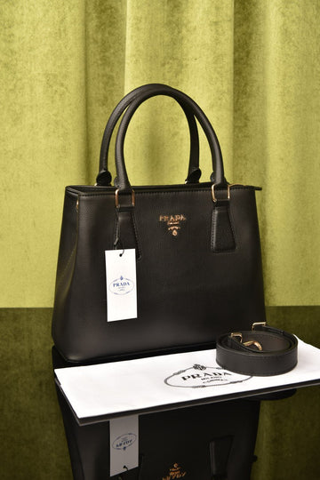 Kleine Saffiano-Ledertasche