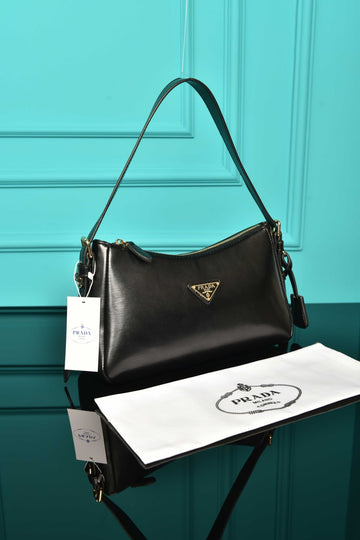 Aimee Medium Leather Shoulder Bag